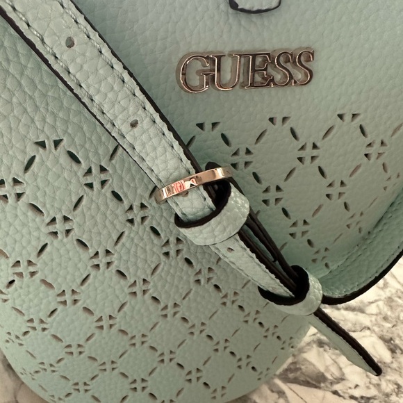 Guess 2-in-1 Amara Crossbody 🩵 - Picture 8 of 8